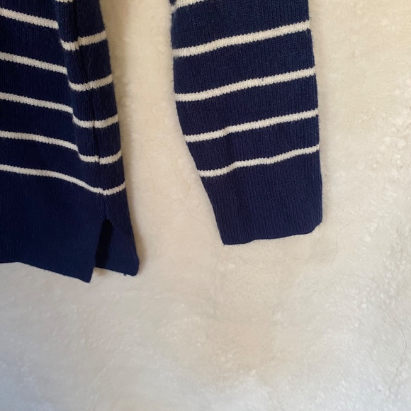 Tahari lightweight hoodie sweater - Picture 8 of 13